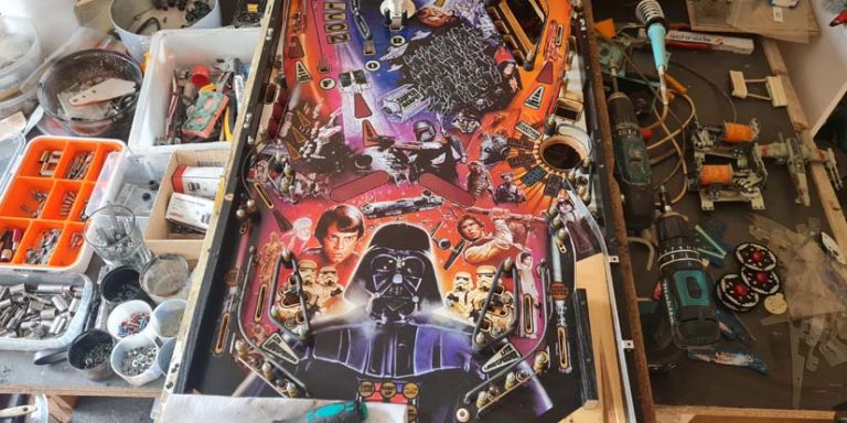 Restauration eines SEGA Star Wars Spielfeldes